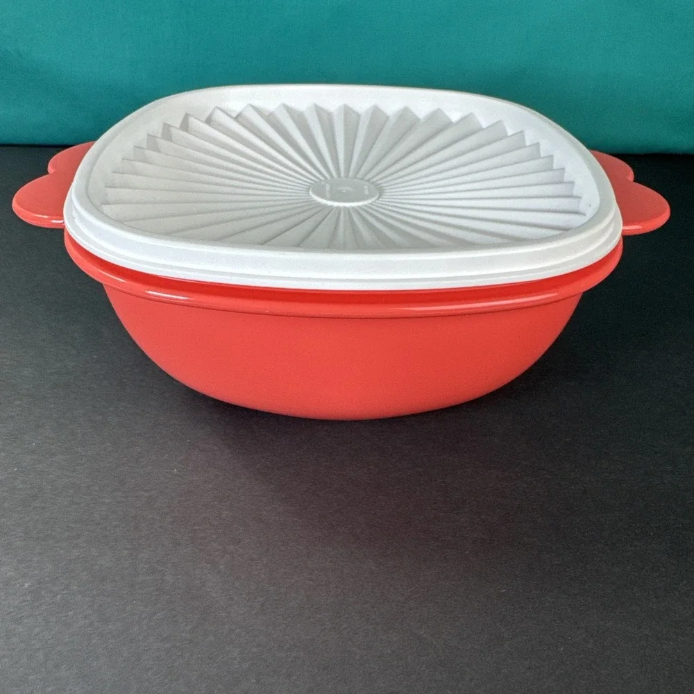 Tupperware Servalier Classic Bowl Vintage Collection 5.75 Cup Coral Orange New !